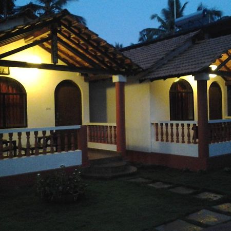 Starco Hotel Anjuna Buitenkant foto