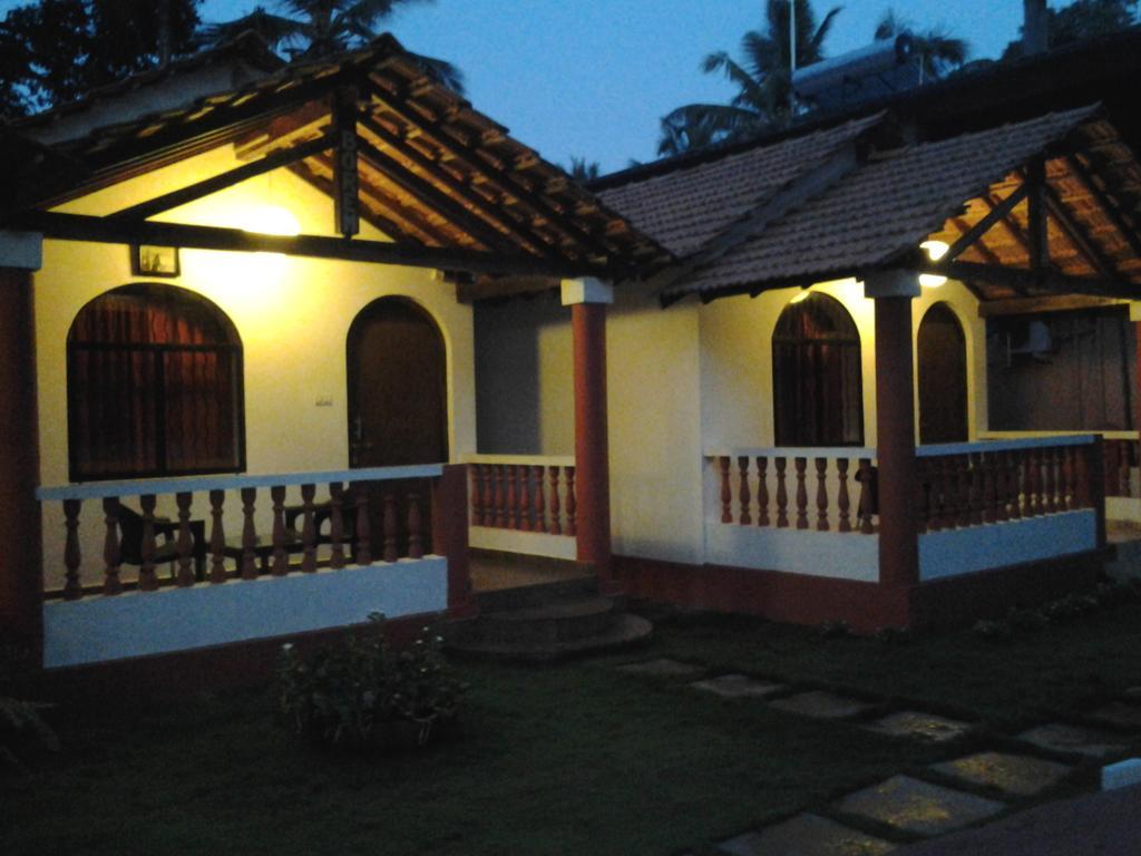 Starco Hotel Anjuna Buitenkant foto